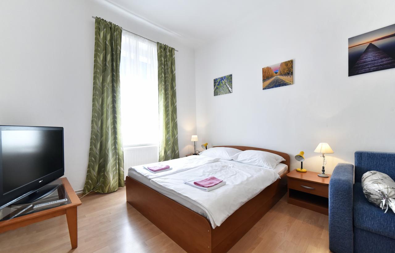 Apartment Tesla Загреб Экстерьер фото