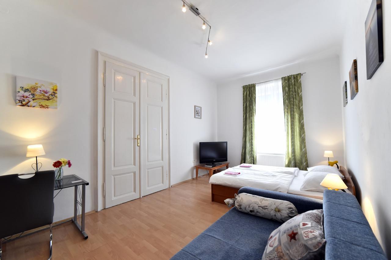 Apartment Tesla Загреб Экстерьер фото