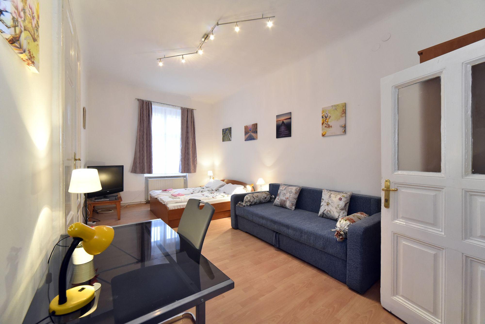 Apartment Tesla Загреб Экстерьер фото